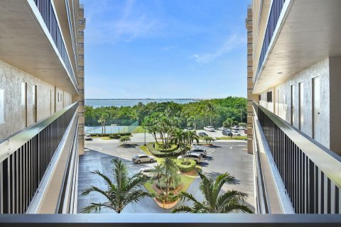 Condo in St. Lucie, Florida, 2 bedrooms  № 2088133 - photo 2
