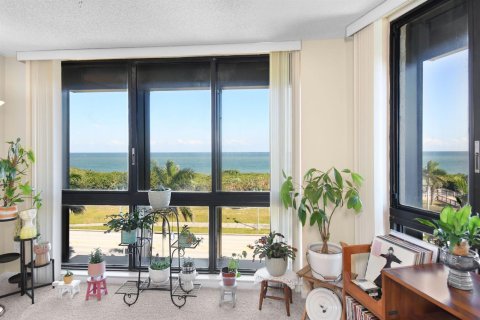 Condo in St. Lucie, Florida, 2 bedrooms  № 2088133 - photo 23
