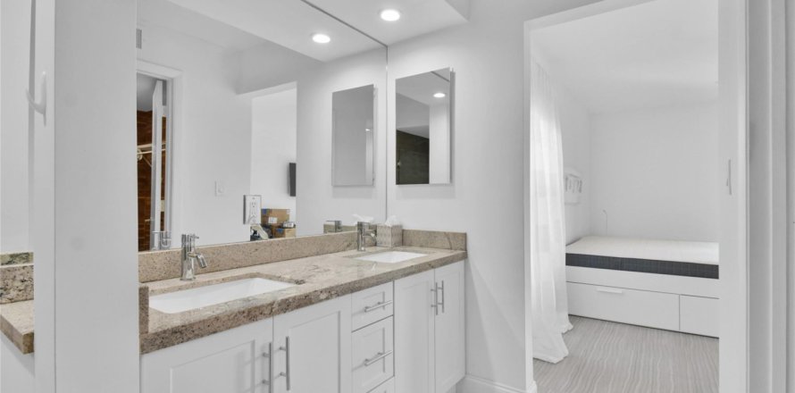 Condo à Hollywood, Floride, 2 chambres № 1118007