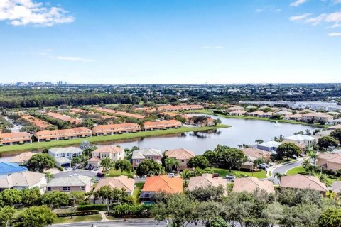 House in West Palm Beach, Florida 4 bedrooms, 269.14 sq.m. № 2012676 - photo 30