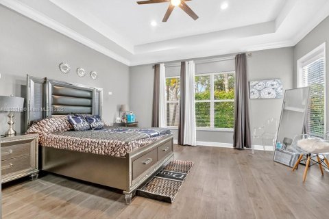 House in West Palm Beach, Florida 4 bedrooms, 269.14 sq.m. № 2012676 - photo 13