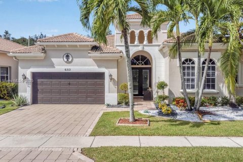 House in West Palm Beach, Florida 4 bedrooms, 269.14 sq.m. № 2012676 - photo 27