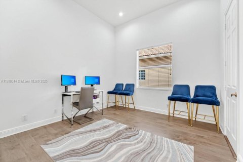 House in West Palm Beach, Florida 4 bedrooms, 269.14 sq.m. № 2012676 - photo 21