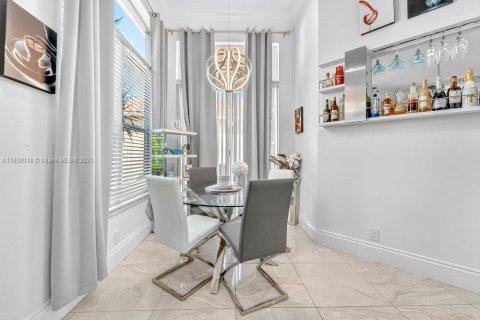 House in West Palm Beach, Florida 4 bedrooms, 269.14 sq.m. № 2012676 - photo 9