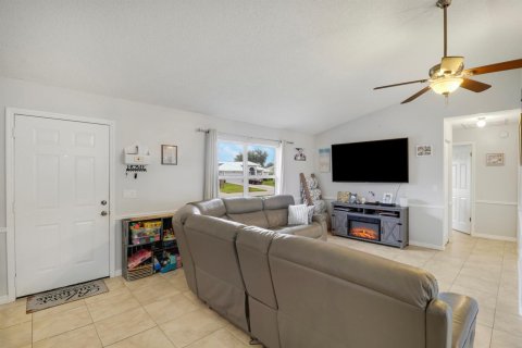 Villa ou maison à vendre à Port St. Lucie, Floride: 3 chambres, 99.96 m2 № 2086709 - photo 7