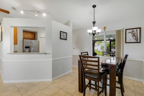 Villa ou maison à vendre à Port St. Lucie, Floride: 3 chambres, 99.96 m2 № 2086709 - photo 12