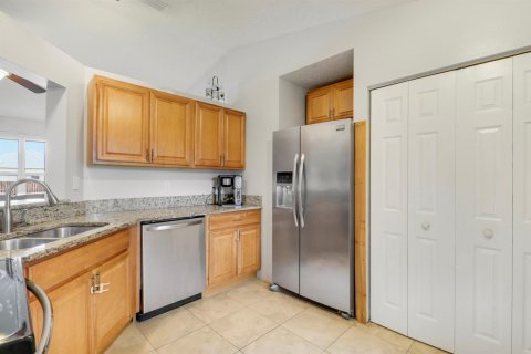Villa ou maison à vendre à Port St. Lucie, Floride: 3 chambres, 99.96 m2 № 2086709 - photo 16