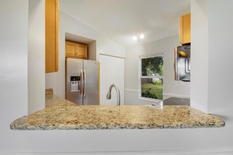 Villa ou maison à vendre à Port St. Lucie, Floride: 3 chambres, 99.96 m2 № 2086709 - photo 14