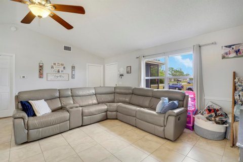 Villa ou maison à vendre à Port St. Lucie, Floride: 3 chambres, 99.96 m2 № 2086709 - photo 8