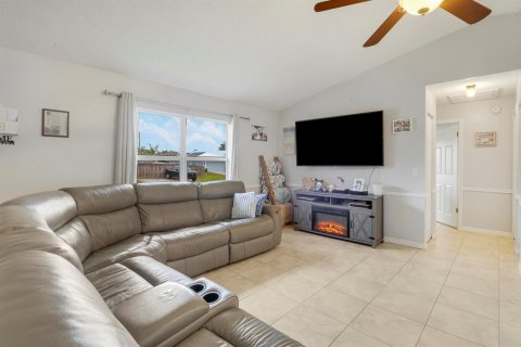 Villa ou maison à vendre à Port St. Lucie, Floride: 3 chambres, 99.96 m2 № 2086709 - photo 9