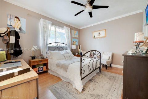 Villa ou maison à vendre à Miami, Floride: 4 chambres, 184.88 m2 № 2001085 - photo 9