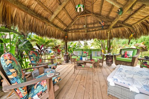 Villa ou maison à vendre à Miami, Floride: 4 chambres, 184.88 m2 № 2001085 - photo 25