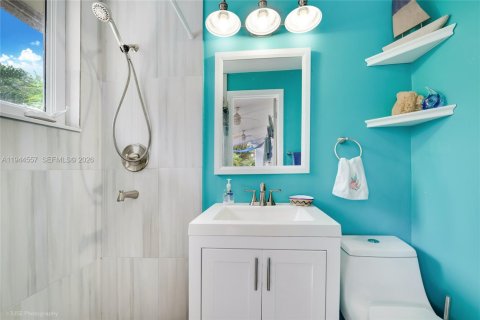 Villa ou maison à vendre à Miami, Floride: 4 chambres, 184.88 m2 № 2001085 - photo 4