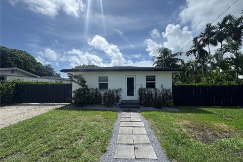 Купить виллу или дом в Пальметто-Бей, Флорида 2 спальни, 66.89м2, № 1942494 - фото 1