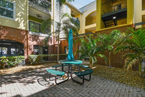 Condo in Tampa, Florida, 1 bedroom  № 1586481 - photo 17