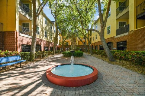 Condo in Tampa, Florida, 1 bedroom  № 1586481 - photo 18