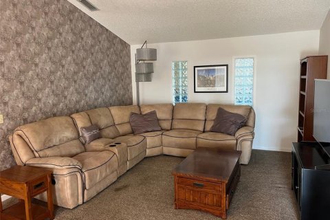 Propiedad comercial en venta en Orange City, Florida, 219.81 m2 № 2148849 - foto 8