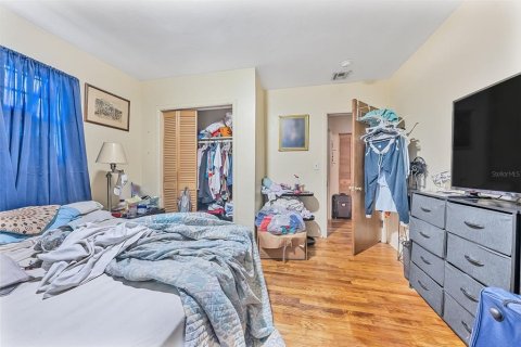 Commercial property in Miami, Florida 4 bedrooms, 130.81 sq.m. № 2096276 - photo 17