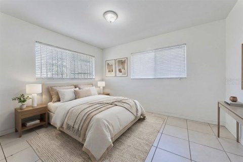 Commercial property in Miami, Florida 4 bedrooms, 130.81 sq.m. № 2096276 - photo 26