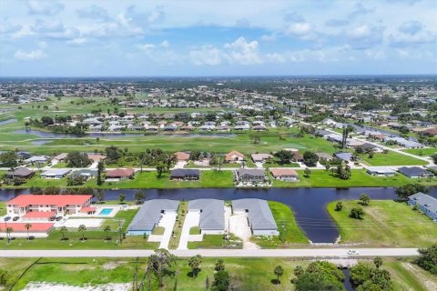 Immobilier commercial à Rotonda, Floride 9 chambres, 418.9 m2 № 2344556
