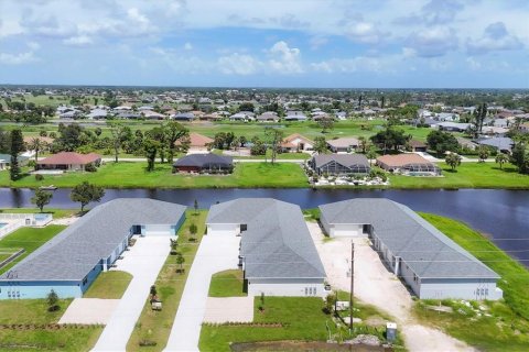 Immobilier commercial à vendre à Rotonda, Floride: 9 chambres, 418.9 m2 № 2344556 - photo 4