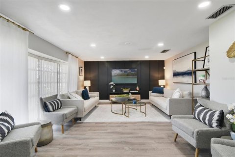 Casa en venta en Winter Park, Florida, 3 dormitorios, 195.84 m2 № 1721758 - foto 4