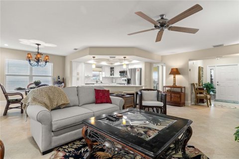 Condo in Punta Gorda, Florida, 3 bedrooms № 2093730 - photo 18