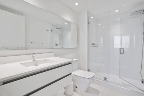 Condominio en venta en Hallandale Beach, Florida, 3 dormitorios, 145.95 m2 № 2004353 - foto 28