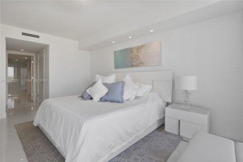 Condominio en venta en Hallandale Beach, Florida, 3 dormitorios, 145.95 m2 № 2004353 - foto 21