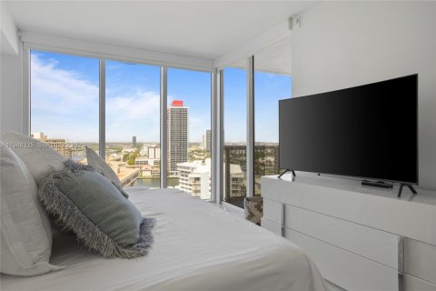 Condominio en venta en Hallandale Beach, Florida, 3 dormitorios, 145.95 m2 № 2004353 - foto 22