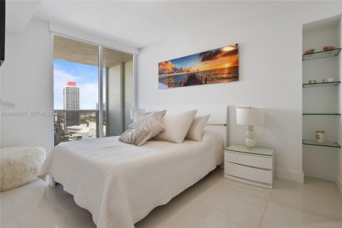 Condominio en venta en Hallandale Beach, Florida, 3 dormitorios, 145.95 m2 № 2004353 - foto 25