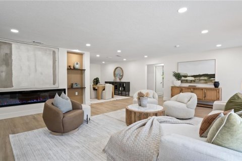 House in Tampa, Florida 5 bedrooms, 438.22 sq.m. № 2203456 - photo 5