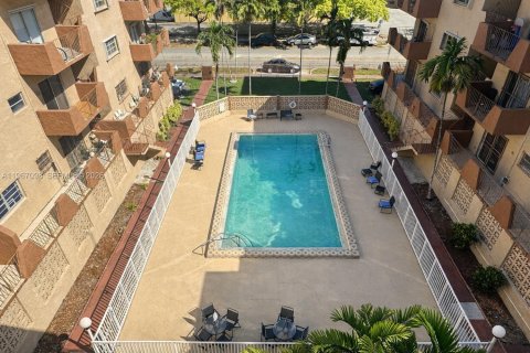 Copropriété à louer à Hialeah, Floride: 2 chambres, 92.9 m2 № 2081367 - photo 9