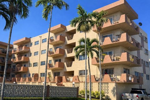 Condo à Hialeah, Floride, 2 chambres  № 2081367