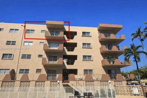 Copropriété à louer à Hialeah, Floride: 2 chambres, 92.9 m2 № 2081367 - photo 2