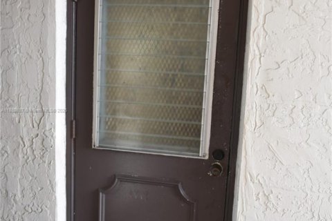 Copropriété à louer à Margate, Floride: 2 chambres, 94.67 m2 № 1972826 - photo 2