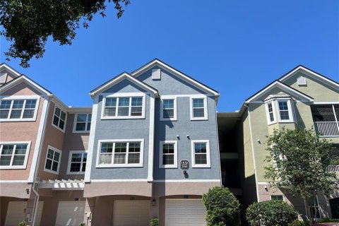 Condo in Orlando, Florida, 2 bedrooms  № 1642497 - photo 1