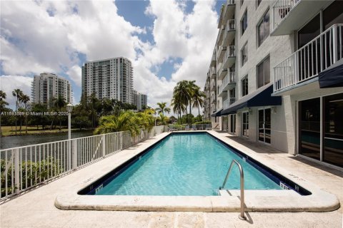 Condominio en venta en Miami, Florida, 2 dormitorios, 92.9 m2 № 1839674 - foto 25