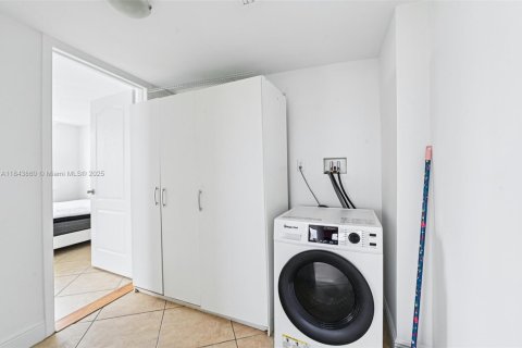 Condominio en venta en Miami, Florida, 2 dormitorios, 92.9 m2 № 1839674 - foto 20