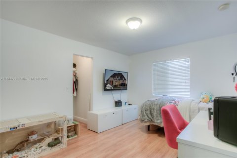 House in Homestead, Florida 5 bedrooms, 235.41 sq.m. № 1841354 - photo 16