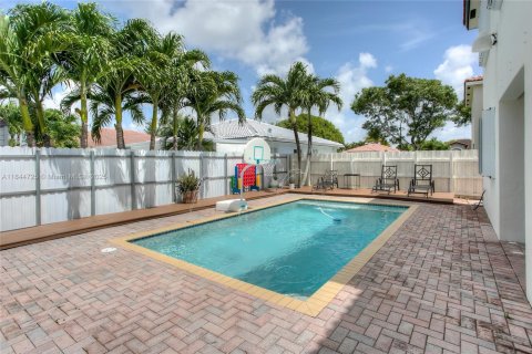 House in Homestead, Florida 5 bedrooms, 235.41 sq.m. № 1841354 - photo 3