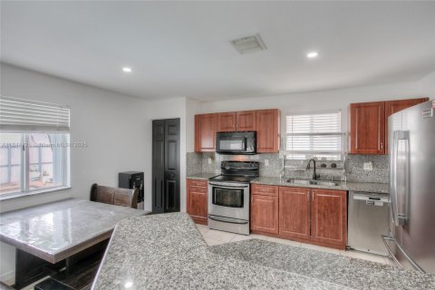 House in Homestead, Florida 5 bedrooms, 235.41 sq.m. № 1841354 - photo 10