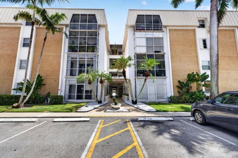Condo in Oakland Park, Florida, 1 bedroom  № 2357766