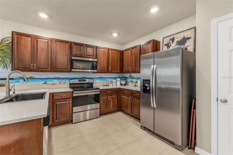 House in Punta Gorda, Florida 2 bedrooms, 140.84 sq.m. № 1911053 - photo 22