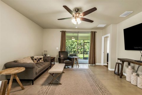 House in Punta Gorda, Florida 2 bedrooms, 140.84 sq.m. № 1911053 - photo 14