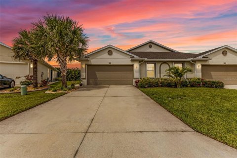 House in Punta Gorda, Florida 2 bedrooms, 140.84 sq.m. № 1911053 - photo 1