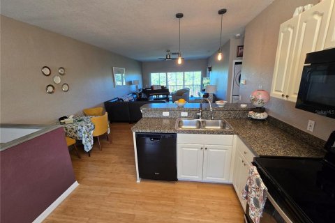 Touwnhouse à vendre à Rotonda, Floride: 2 chambres, 106 m2 № 2098429 - photo 13