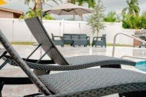 House in Fort Lauderdale, Florida 3 bedrooms, 86.96 sq.m. № 2084020 - photo 7
