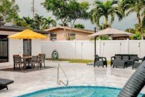 House in Fort Lauderdale, Florida 3 bedrooms, 86.96 sq.m. № 2084020 - photo 6