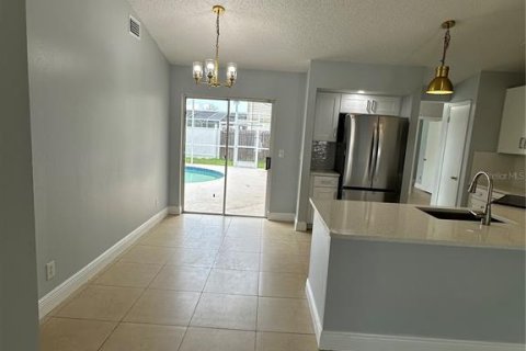 Villa ou maison à vendre à Kissimmee, Floride: 4 chambres, 167.78 m2 № 2304743 - photo 13
